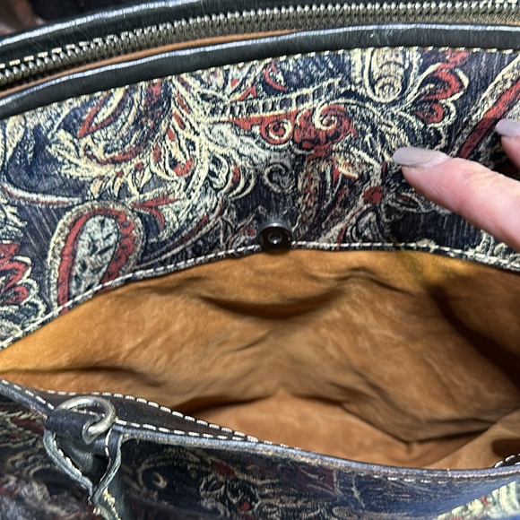 Patricia Nash shoulder bag. Paisley print. In great condition. Beautiful leather - Picture 6 of 8